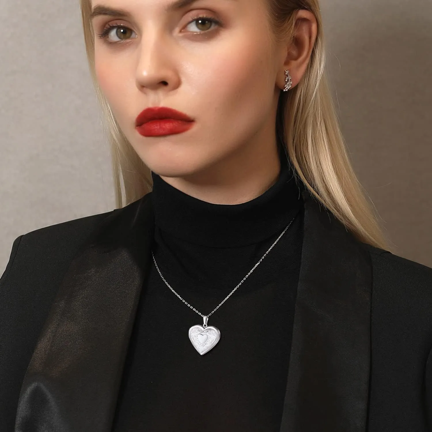 U7 Women Locket Necklace Platinum 14K Gold Photo Lockets that Hold Picture,Chain 20 Inch Personalized Gift Custom Love Heart Image Necklaces